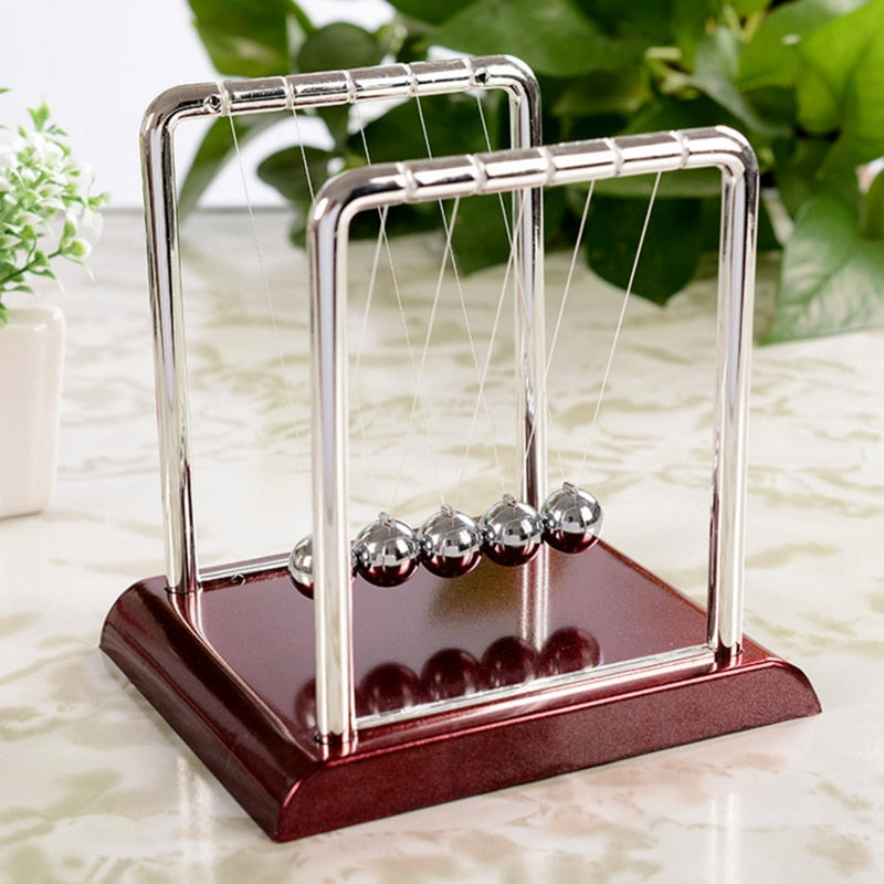 Mini-Pêndulo de Newton (Newton's Cradle) - Conservação da energia e quantidade de movimento